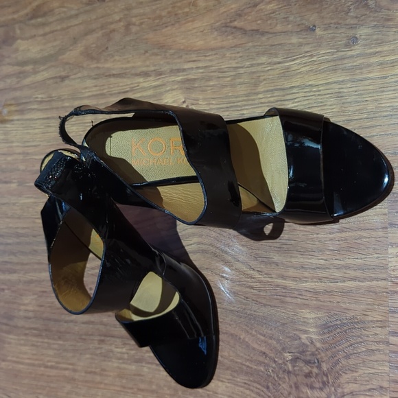 KORS Michael Kors - Royal Sandals - Picture 2 of 5